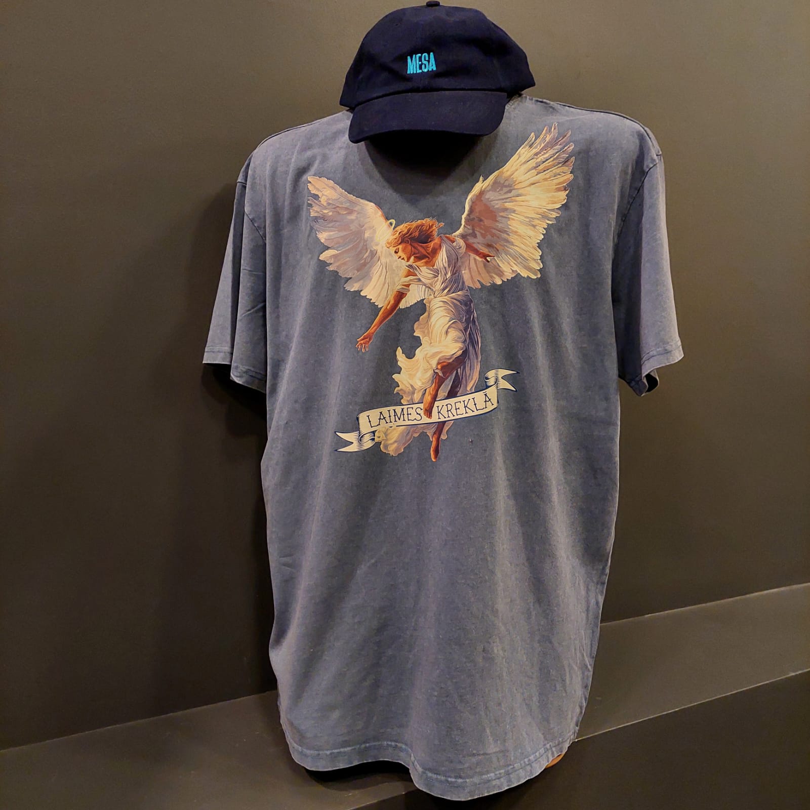 Mesa - "Laimes kreklā" Oversize Unisex T-krekls